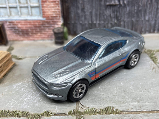 Custom Hot Wheels 2015 Ford Mustang GT In Gray With Smoked Chrome Factory 5 Spoke Wheels With Rubber Tires
