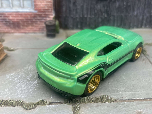 Custom Hot Wheels - 2017 Camaro ZL1 - Green and Black - Gold 5 Spoke Deep Dish Racing Wheels - Rubber Tires