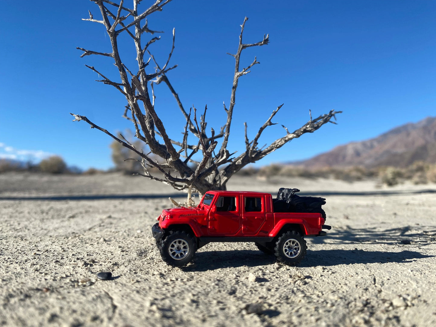 Custom Hot Wheels - 2020 Jeep Gladiator Truck - Red - 12 Spoke Chrome Wheels - Off Road Rubber Tires