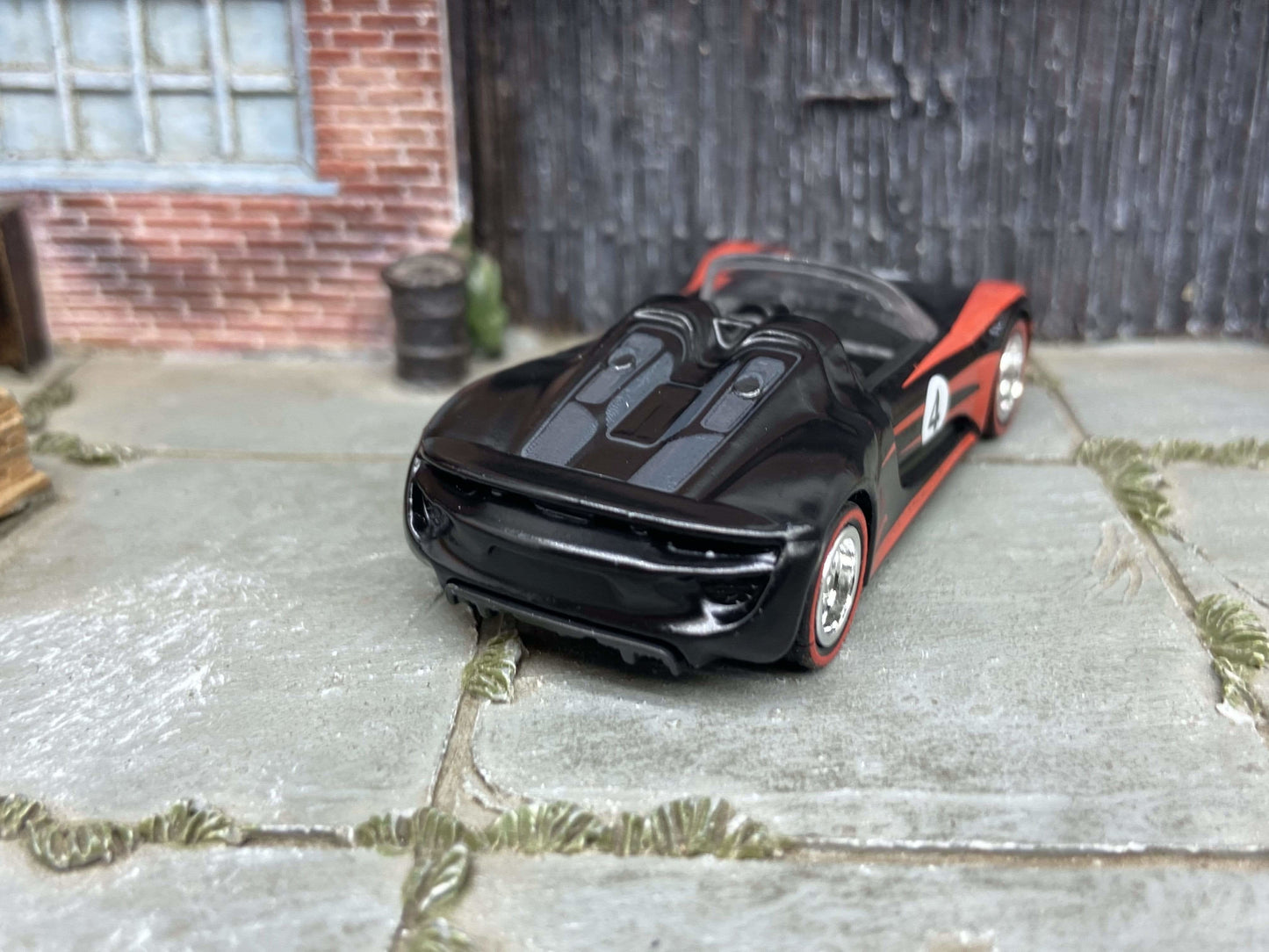 Custom Hot Wheels Porsche 918 Spyder Race Car In Black and Red With Chrome 5 Spoke Wheels With Redline Rubber Tires