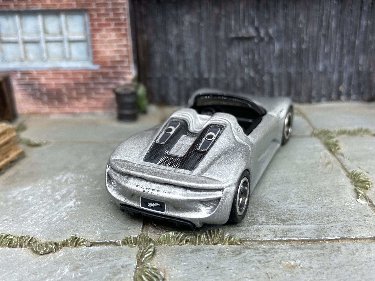 Custom Hot Wheels Porsche 918 Spyder Race Car In Silver With Black and Chrome 5 Spoke Wheels With Rubber Tires