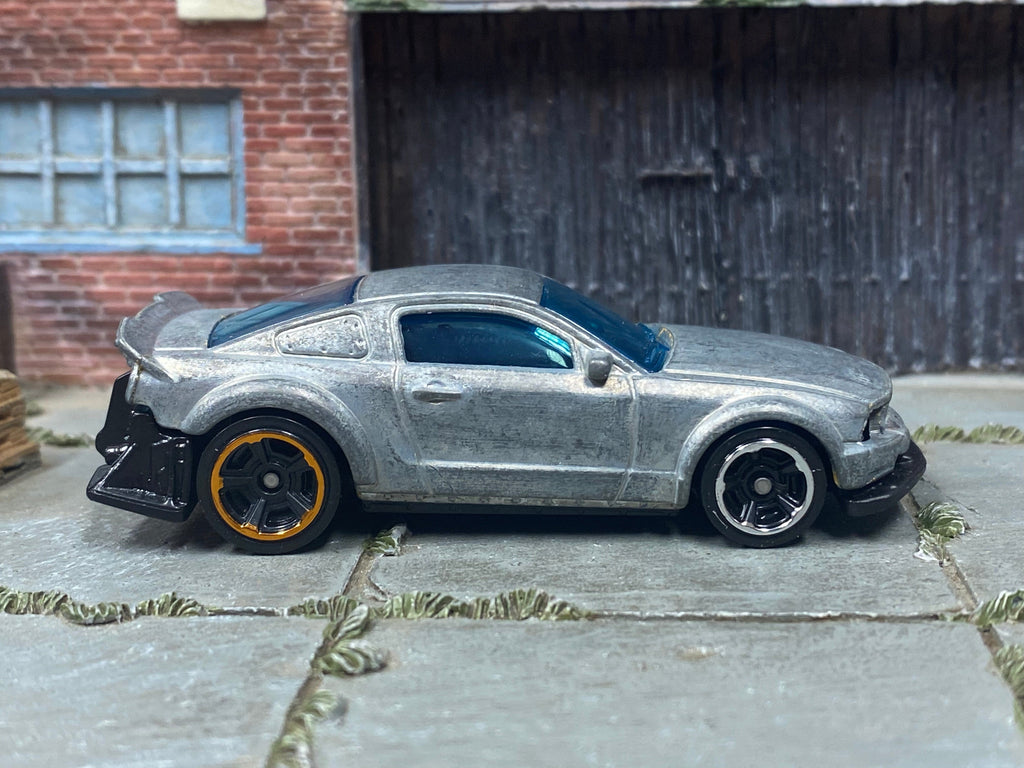 Hot wheels ford mustang 2005 sales
