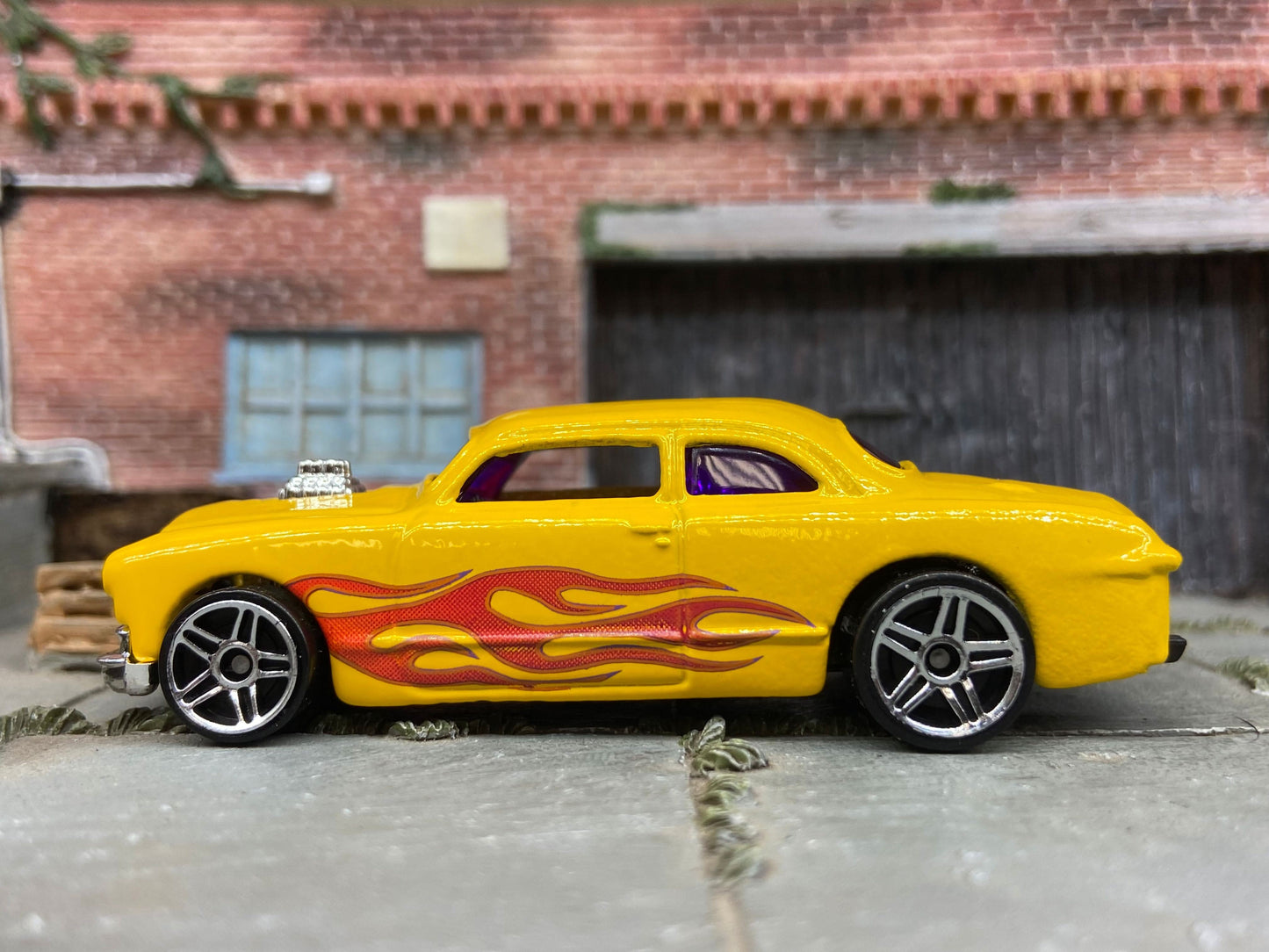 Loose Hot Wheels - 1950 Ford Shoe Box - Yellow with Flames