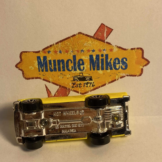 Hot Wheels Malaysia Mattel 1977 Diecast Yellow 1957 Ford T-Bird Thunderbird Car#2