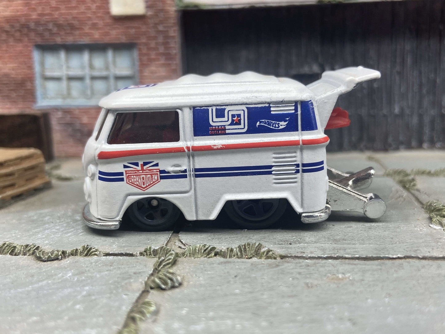 Loose Hot Wheels - VW Kool Kombi Van - Urban Outlaw Red White and Blue Livery