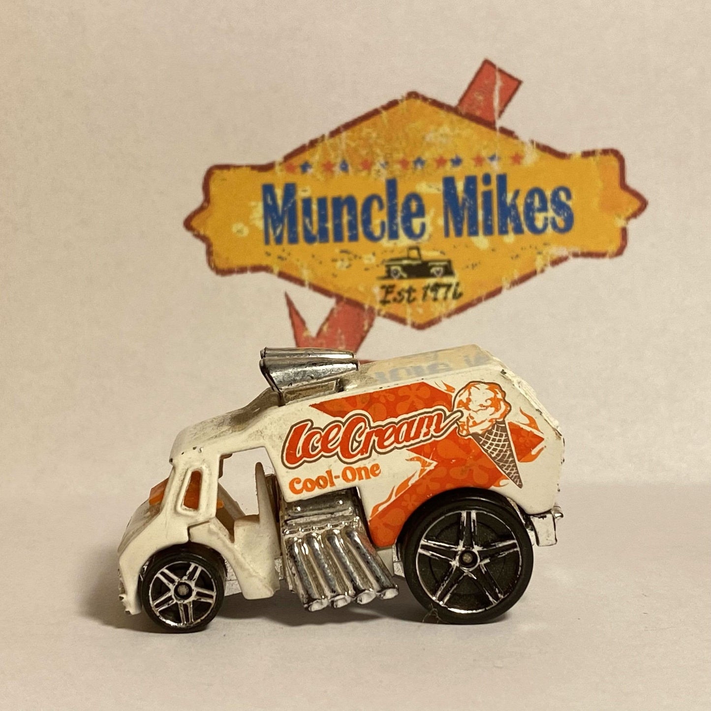 Hot Wheels White Cool-One #100/100 2004 Variation, Bright Orange