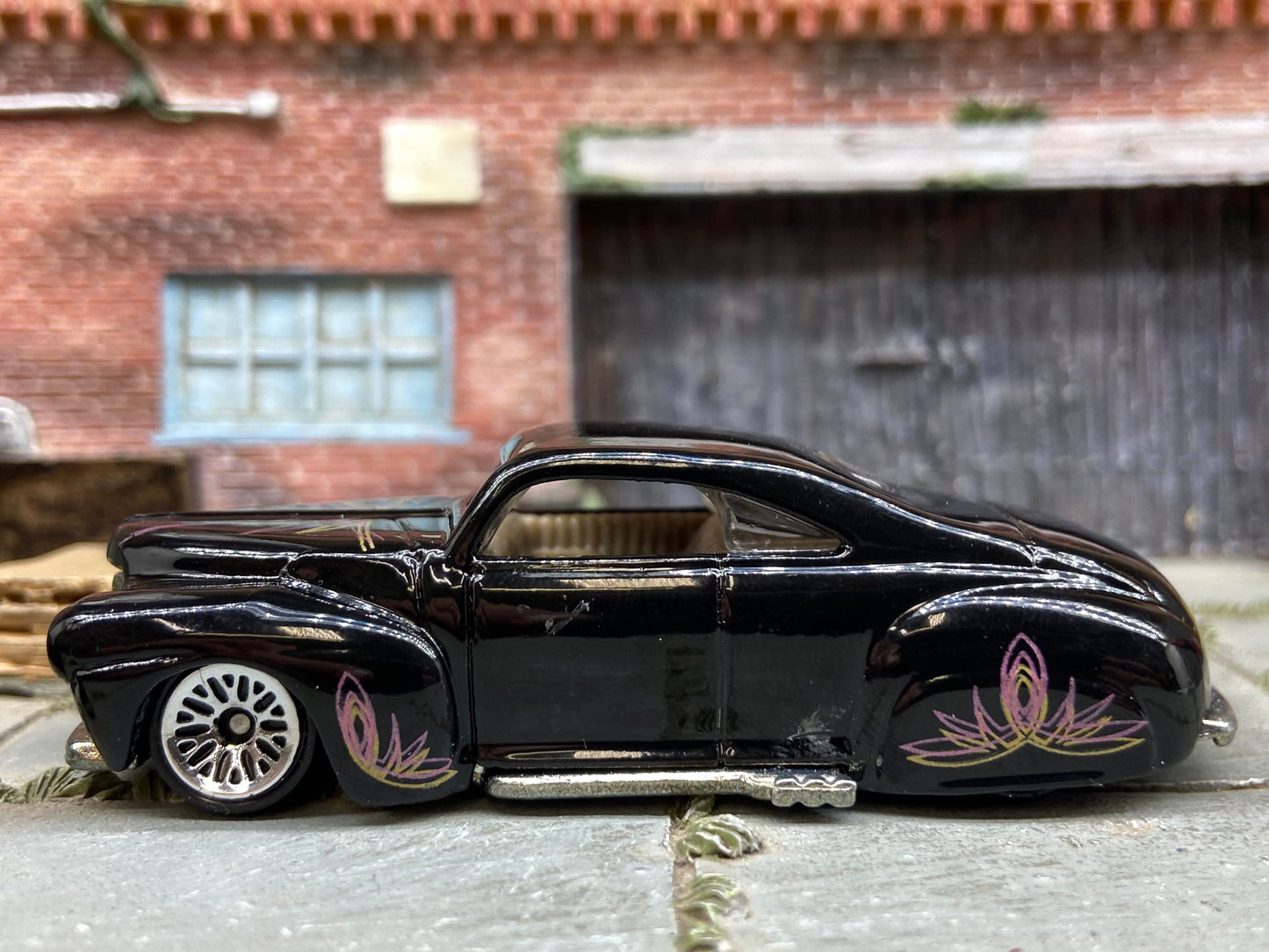Loose Hot Wheels - 1941 Ford Coupe Tail Dragger - Black with Purple and Gold