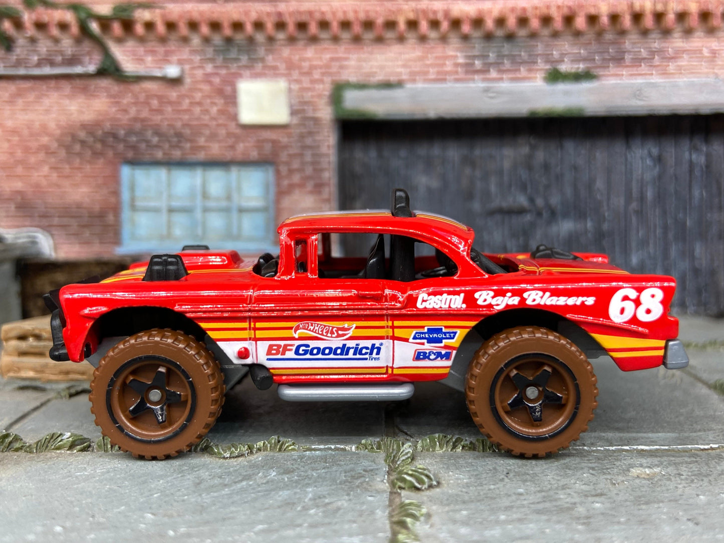 Loose Hot Wheels: 1955 Chevy Big Air Bel Air 4x4 in Red, Yellow and White