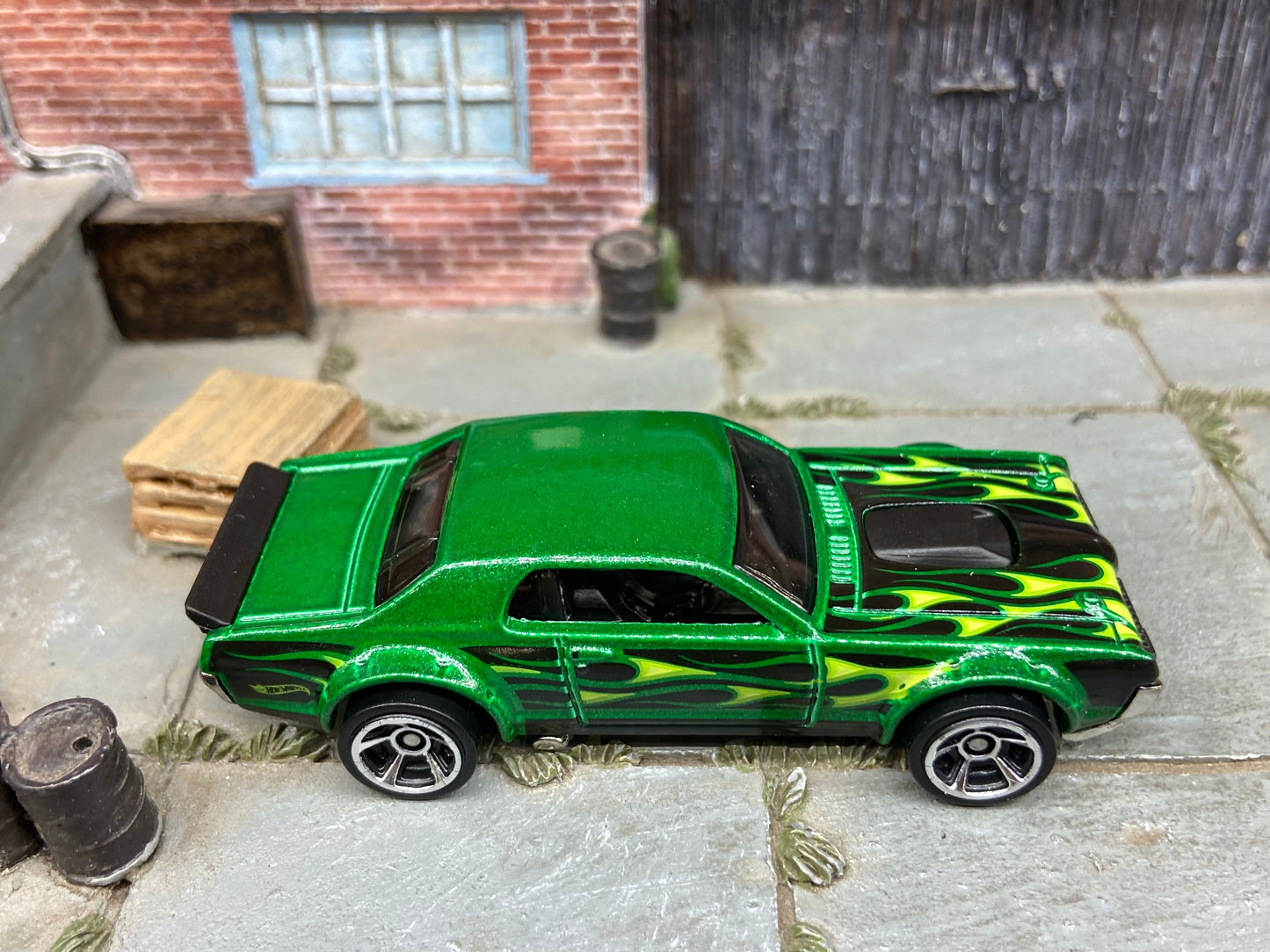 Loose Hot Wheels - 1968 Mercury Cougar - Green with Flames