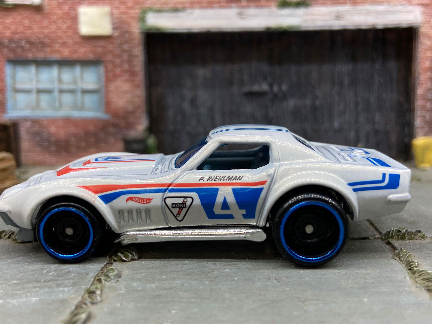 Loose Hot Wheels -1969 Chevy Corvette COPO - White, Red and Blue #4
