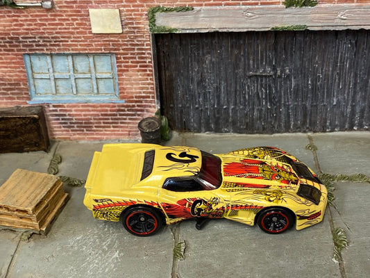Loose Hot Wheels - 1976 Chevy Corvette Greenwood - Golden Dragon Art Car