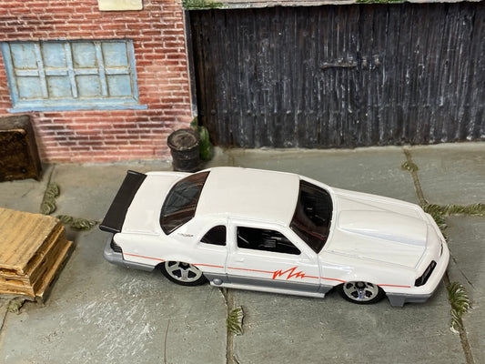 Loose Hot Wheels - 1988 Ford Thunderbird Pro Street T-Bird - White, Red and Gray