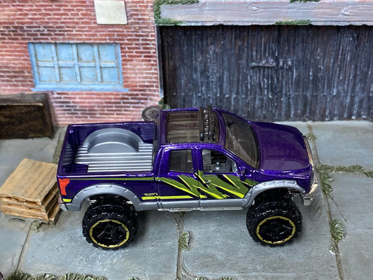 Loose Hot Wheels - 2010 Toyota Tundra Off Road 4x4 - Purple, Green and Gray