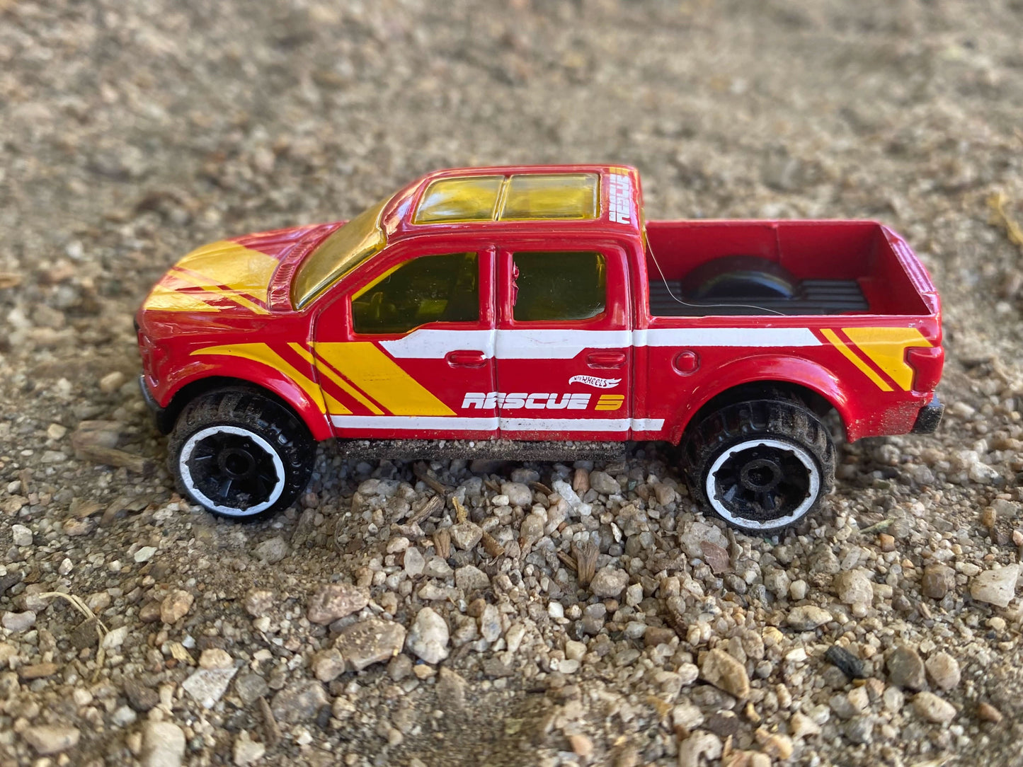 Loose Hot Wheels - 2015 Ford F150 4X4 Truck - Red and Yellow Rescue 3 Livery
