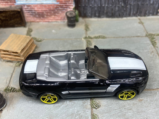 Loose Hot Wheels 2015 Ford Mustang GT Convertible Dressed in Black and White