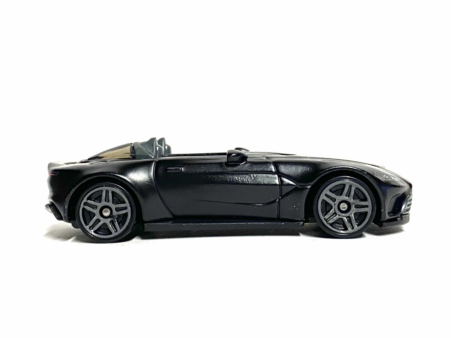Loose Hot Wheels - Aston Martin V12 Speedster - Satin Black