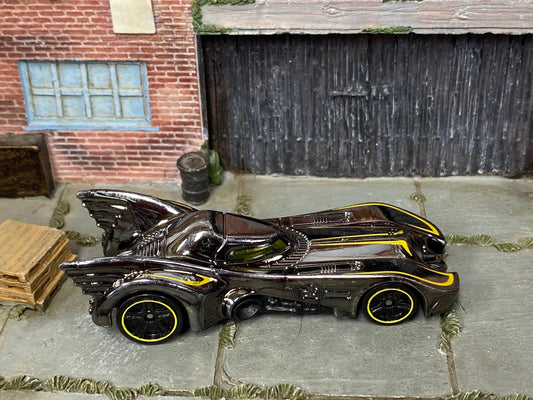 Loose Hot Wheels - Batman Batmobile - Chrome and Yellow