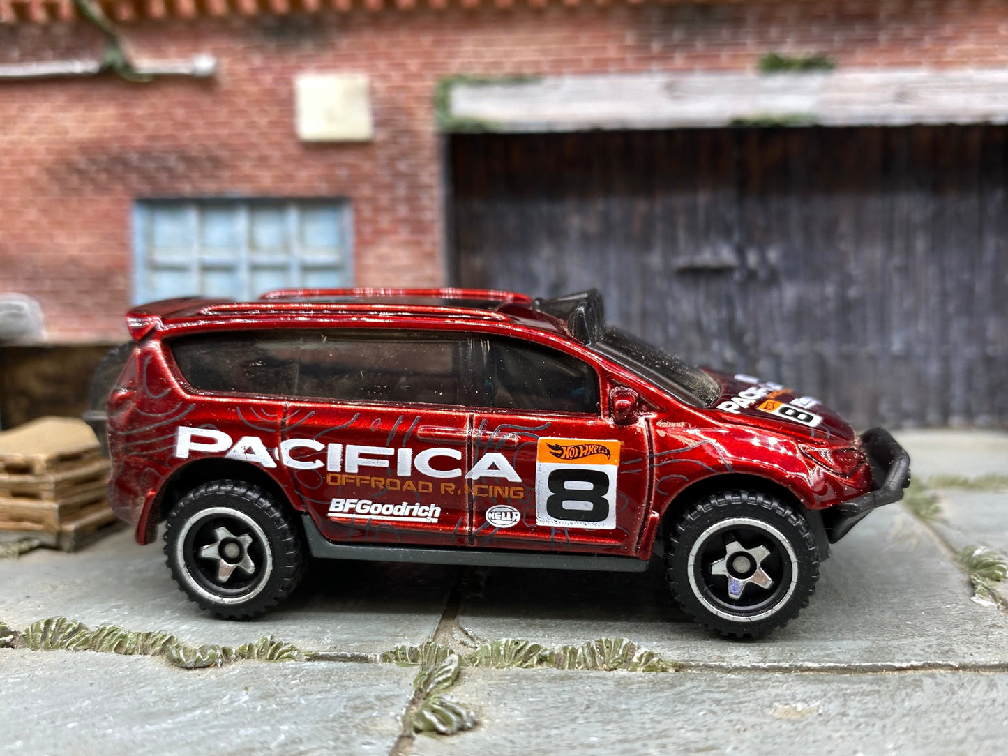 Loose Hot Wheels - Chrysler Pacifica - Dark Red 8
