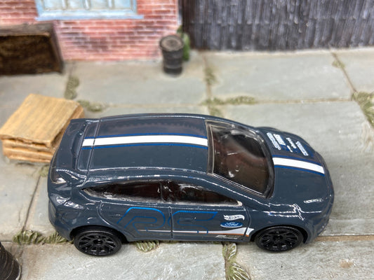 Loose Hot Wheels Ford Focus RS Dressed in Gray
