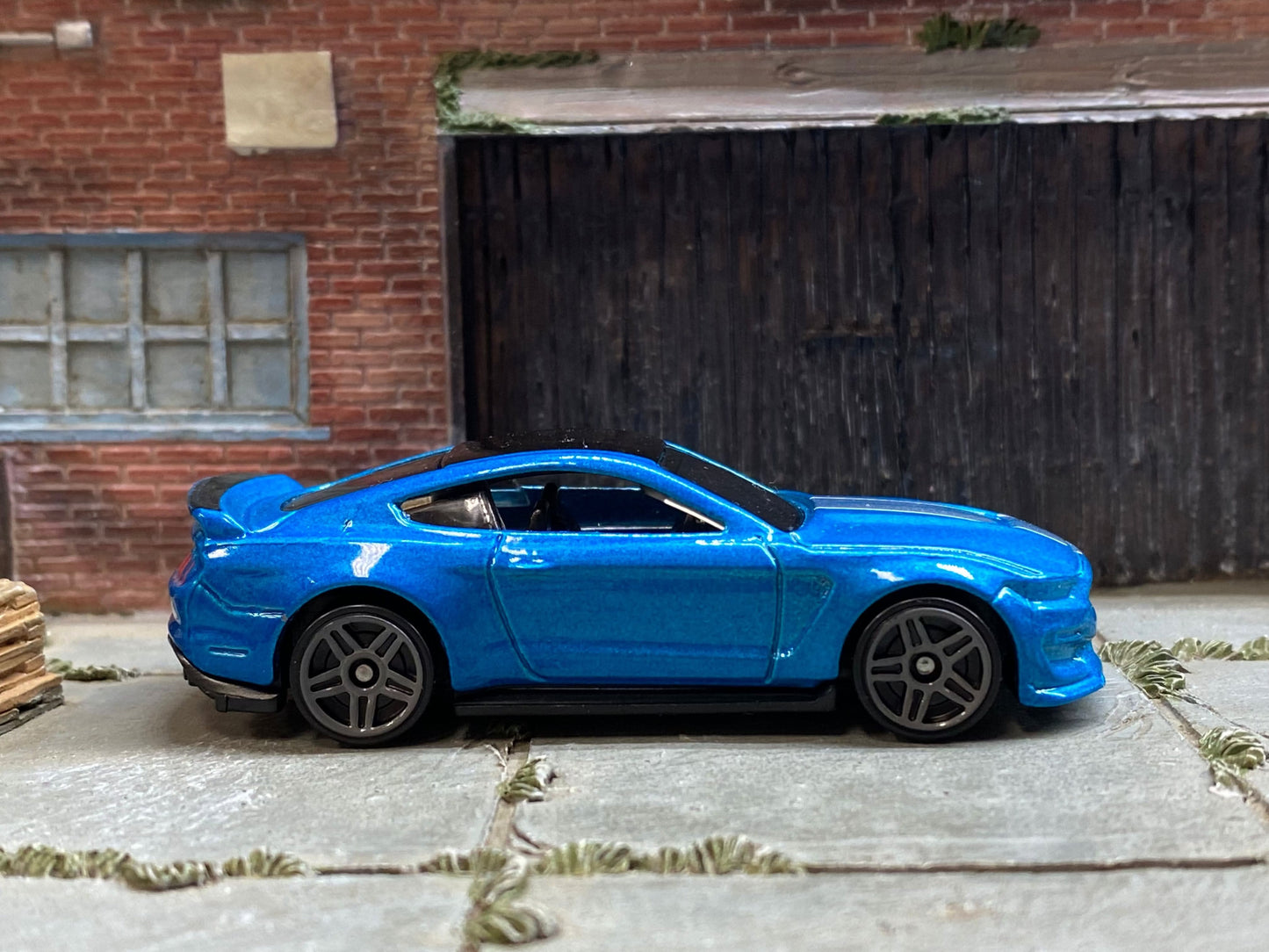 Loose Hot Wheels - Ford Mustang Shelby GT350R - Blue and Silver