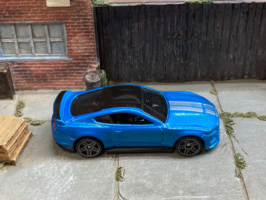 Loose Hot Wheels - Ford Mustang Shelby GT350R - Blue and Silver