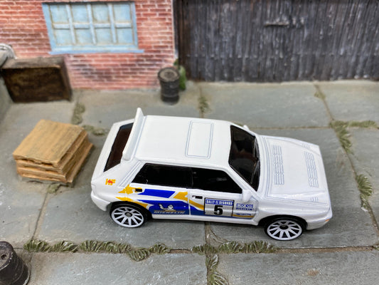 Loose Hot Wheels - Lancia Delta Integrale Race Car - White Race Livery