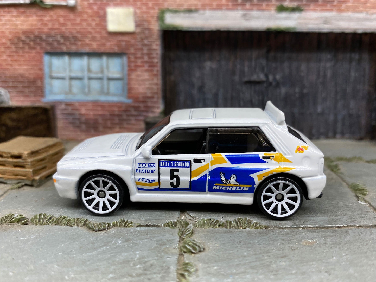 Loose Hot Wheels - Lancia Delta Integrale Race Car - White Race Livery