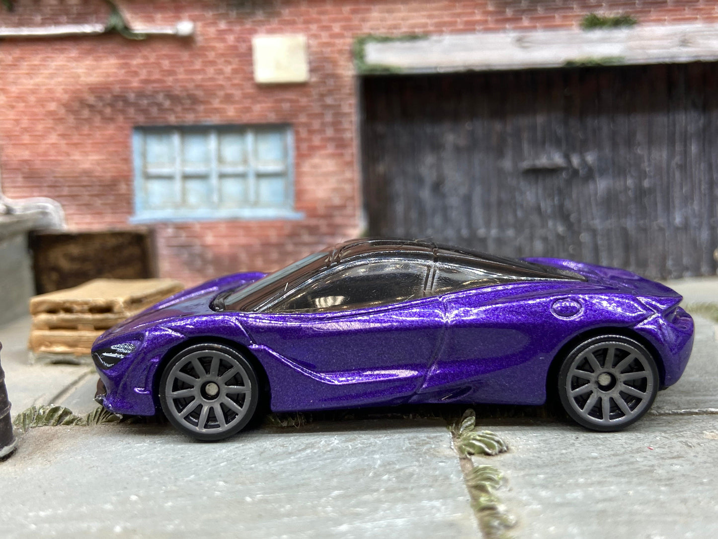 Loose Hot Wheels - McLaren 720S - Purple