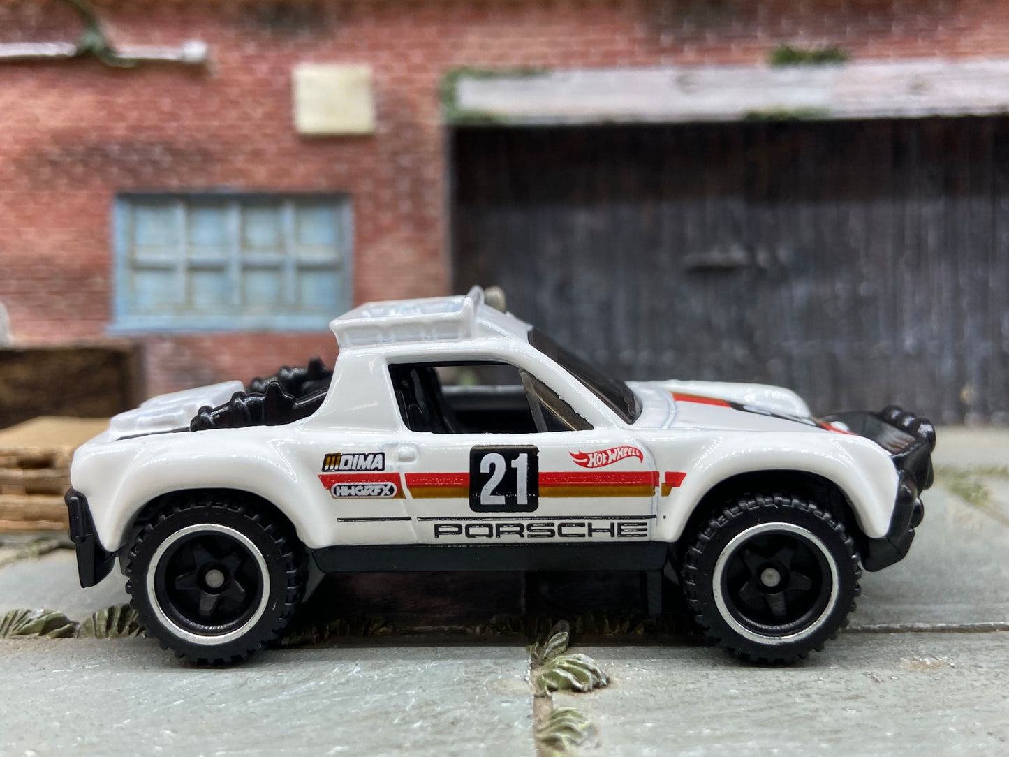 Loose Hot Wheels - Porsche 914 Safari - White