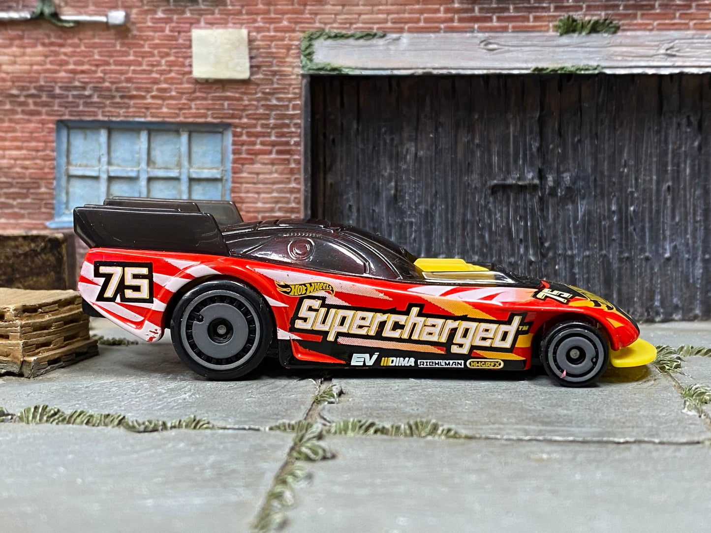 Loose Hot Wheels - Supercharged Funny Car Dragster - Red and Yellow 75