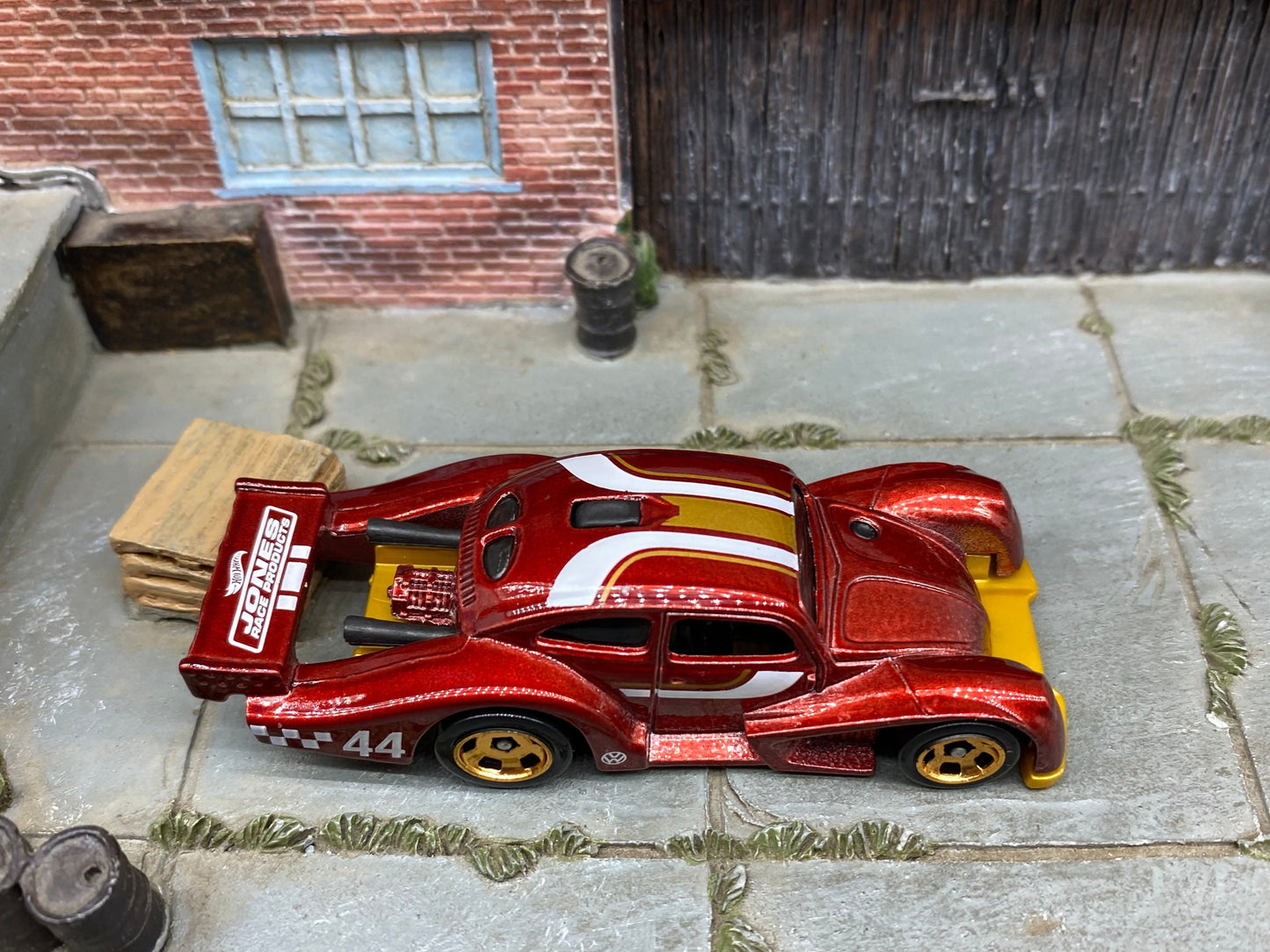 Loose Hot Wheels - VW Volkswagen Kafer Racer Race Car - Dark Red Gold and White 44