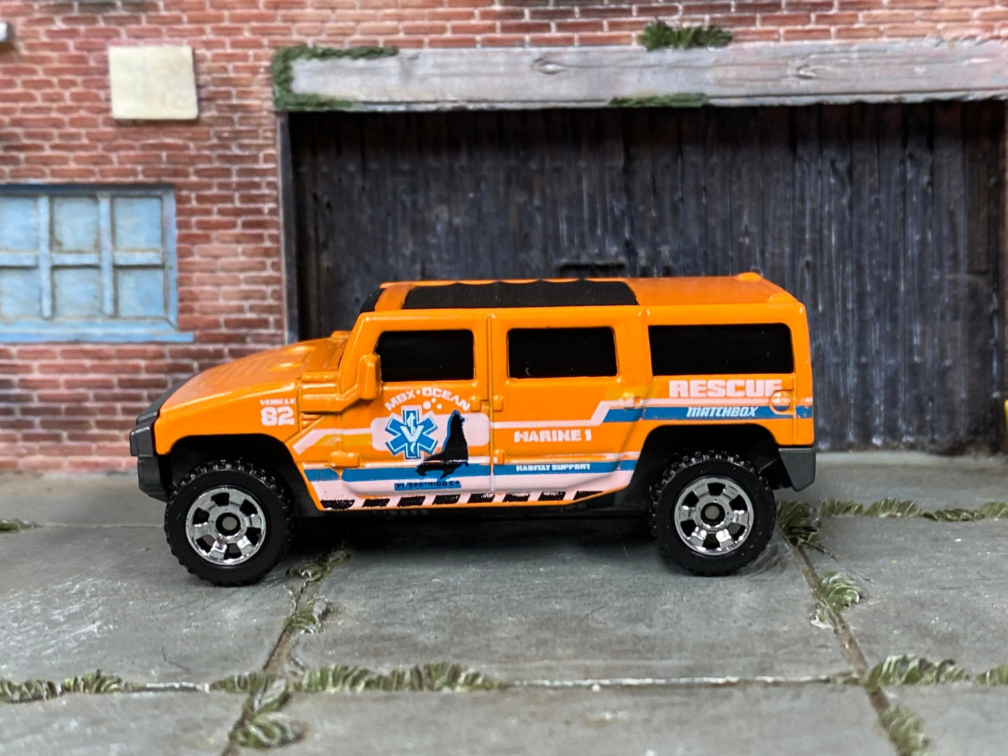 Loose Matchbox - Hummer H2 SUV Concept - Orange Ocean Rescue
