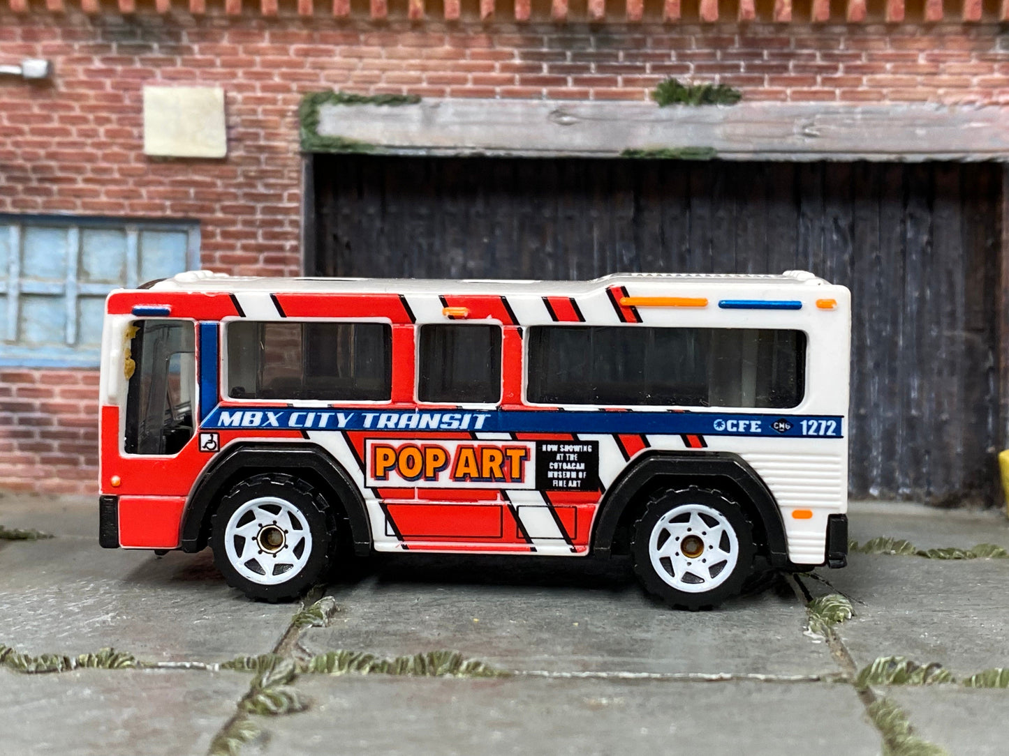 Loose Matchbox - MBX City Transport City Bus - White and Red Pop Art