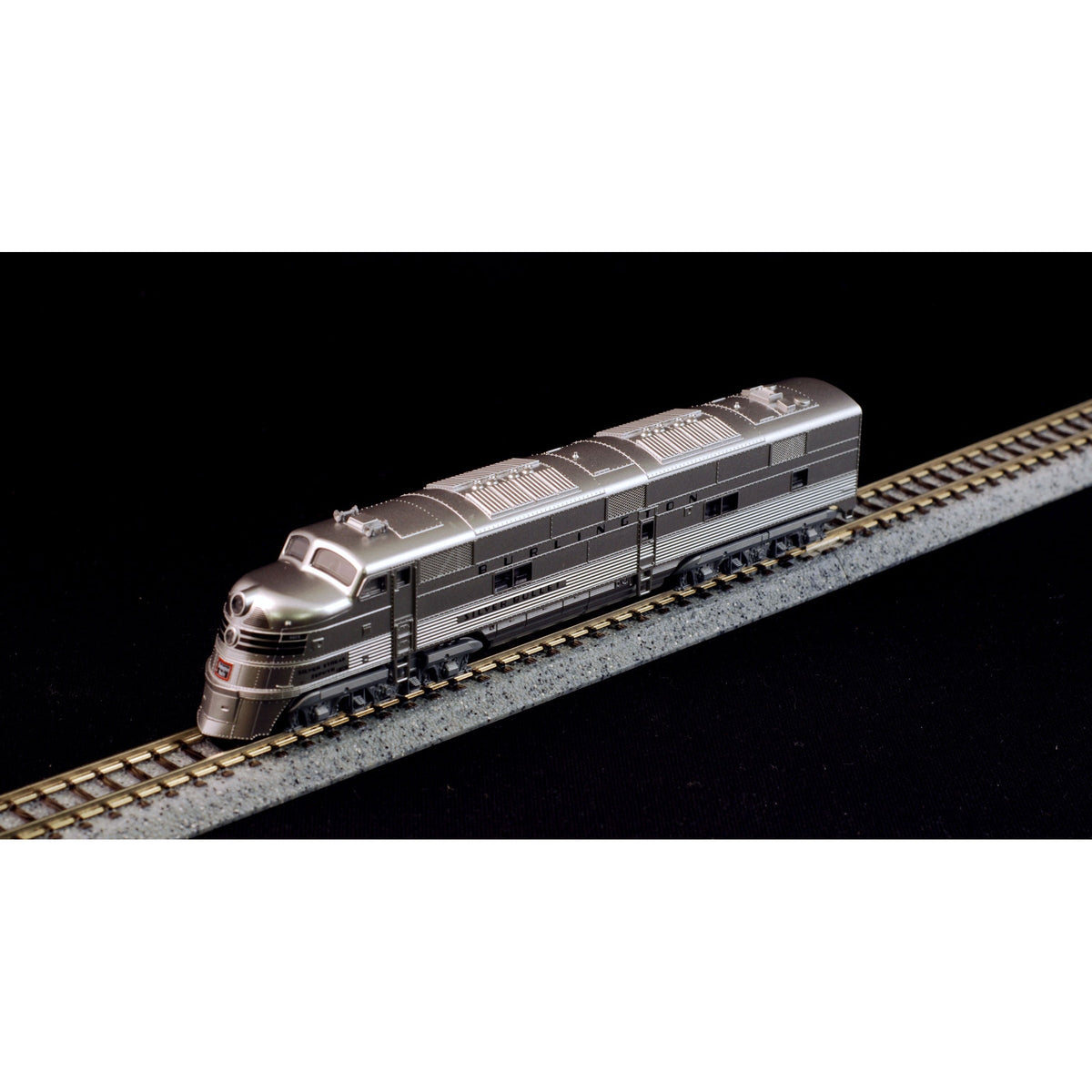 Kato N Silver Streak Zephyr Starter Set E5A W/ Track and Power Pack — exact product reference view 3