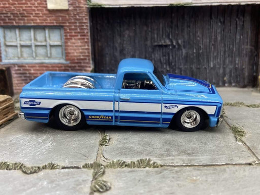 Building and Customizing Hot Wheels - Just Seems Like It's A New Thing