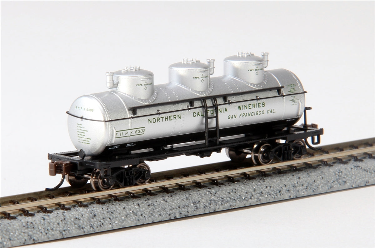 Bachmann N Scale Northern California Wineries Three-Dome Tank Car - additional product view
