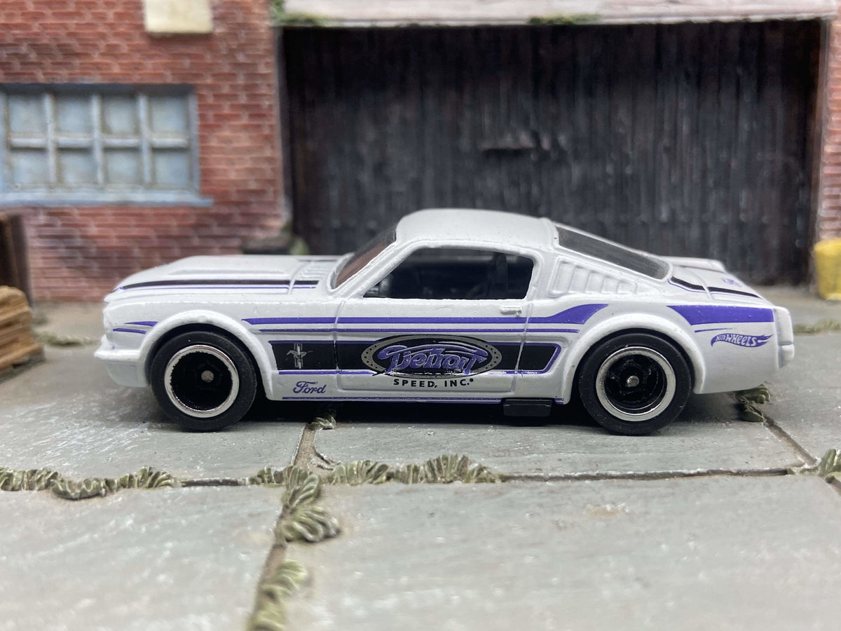 1965 Mustang Fastback Custom Hot Wheels – Black/Chrome Wheels
