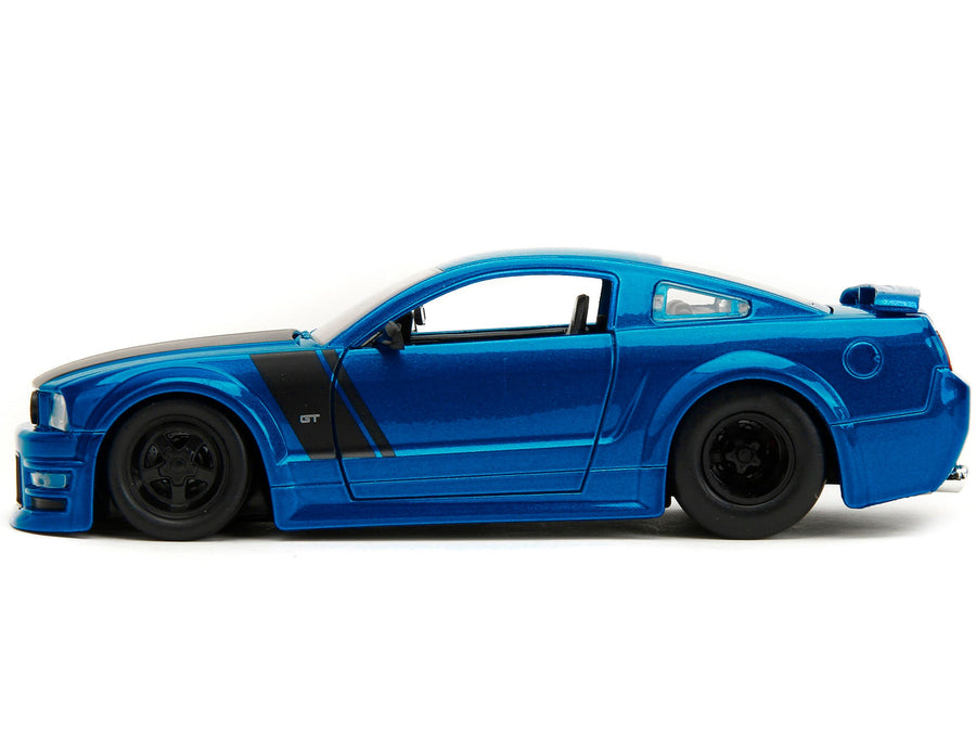 Jada 1:24 2006 Ford Mustang GT – Blue Metallic & Matte Black