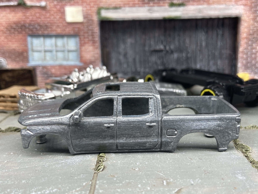 Kit DIY Hot Wheels Chevy Silverado Trail Boss LT 2019 preparado para personalizar