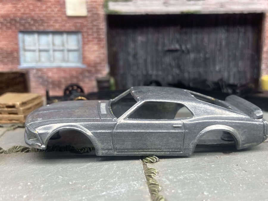 Kit DIY Hot Wheels Ford Mustang Boss 302 1969 desmontado y listo para pintar