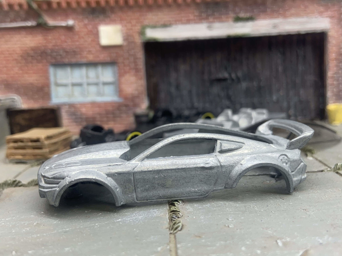 Kit DIY Hot Wheels 2015 Ford Mustang Custom con referencia 10 mm delante y 12 mm detrás
