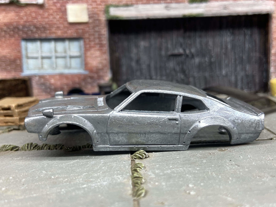Kit DIY Hot Wheels Custom Ford Maverick desmontado y listo para personalizar
