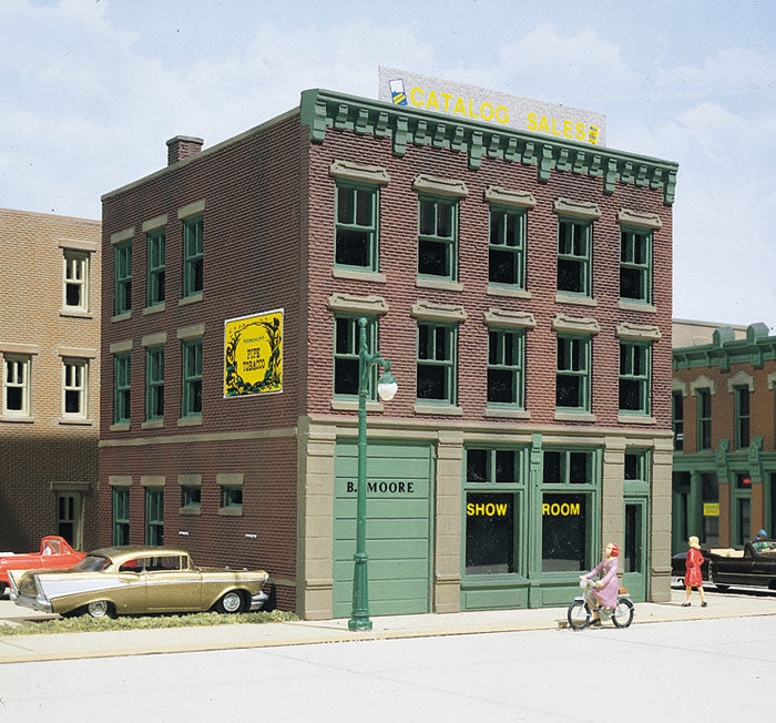 DPM 10400 B. Moore Catalog/Showroom HO scale building kit, assembled and painted example; vehicles, figures, street details and neighboring buildings not included.