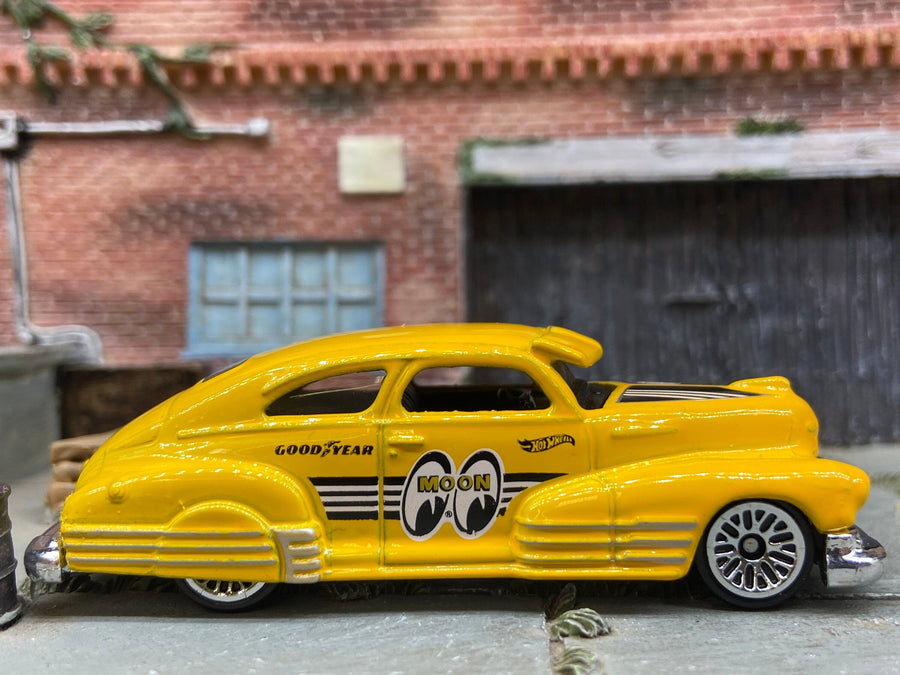 Loose Hot Wheels - 1947 Chevy Fleetline - Yellow Mooneyes Livery