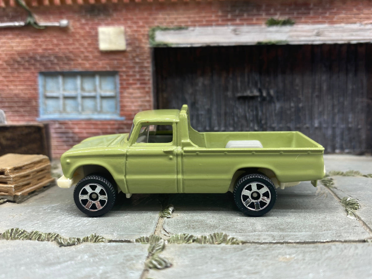 Matchbox 1962 Nissan Junior Mini Truck in Green, loose diecast car