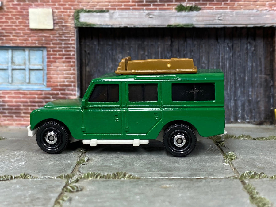 Matchbox 1965 Land Rover Gen II Safari in Green, loose diecast car