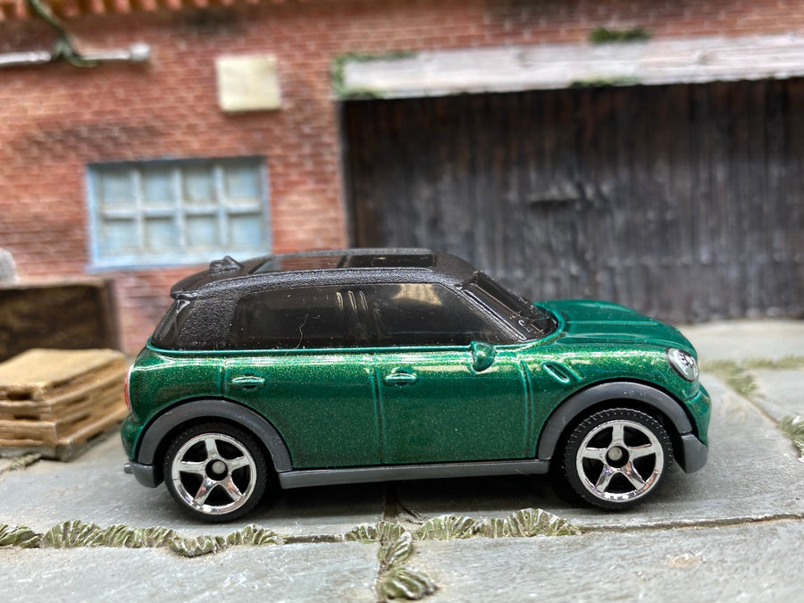 Matchbox 2011 Mini Copper Countryman in Green, loose diecast car