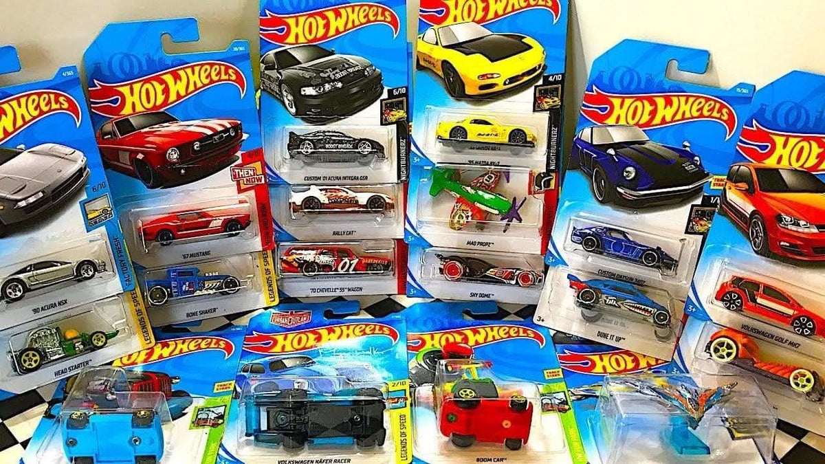 Surtido de autos Hot Wheels individuales en sus empaques para paquetes aleatorios