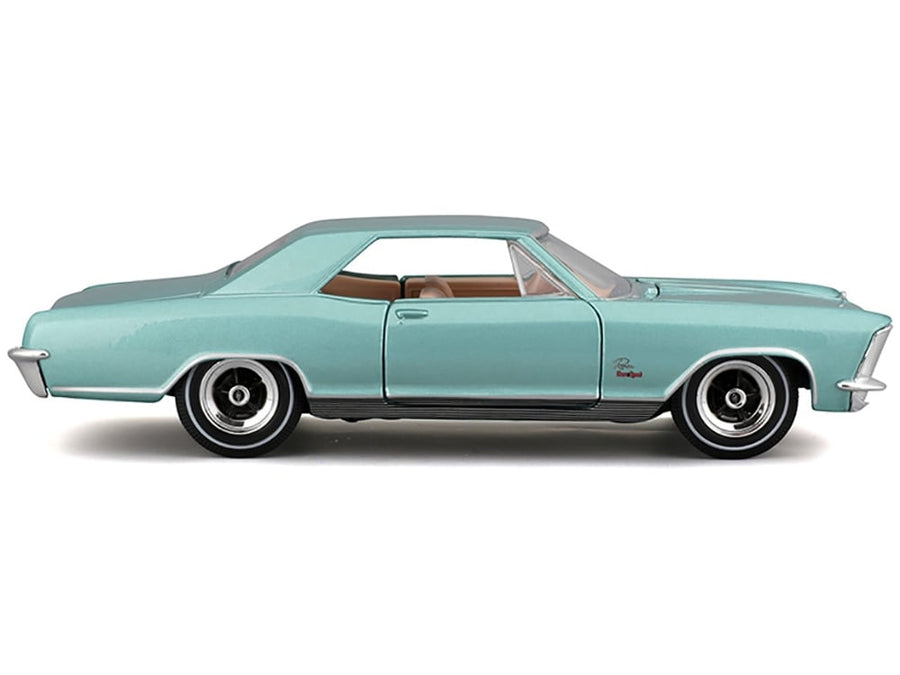 Maisto 1965 Buick Riviera Gran Sport in light blue metallic, item 31214BL at 1:26 scale
