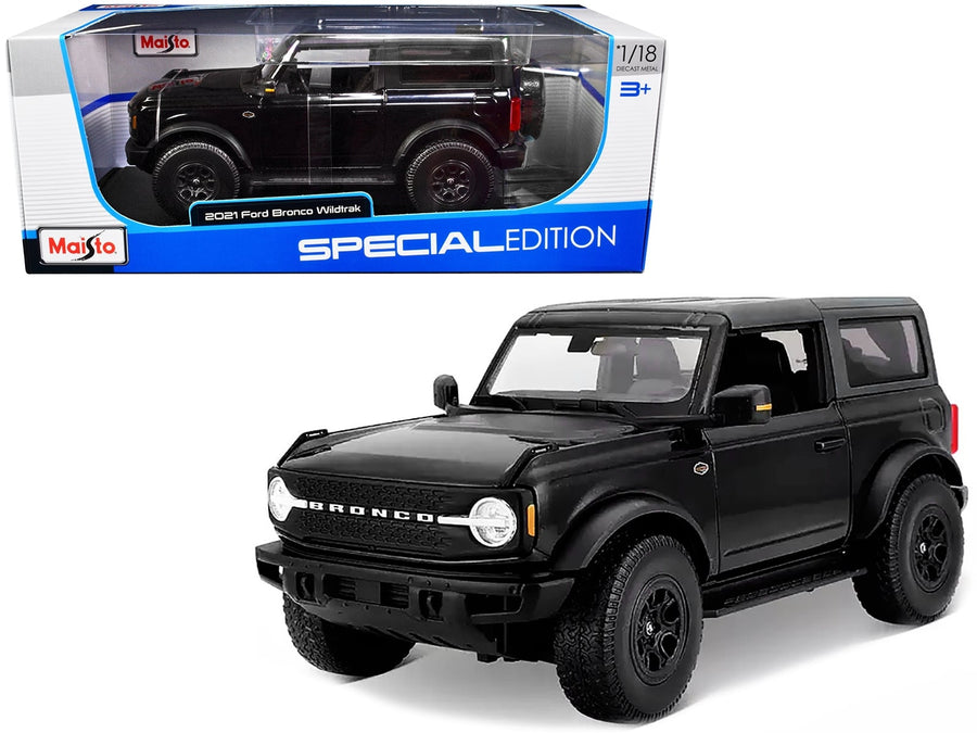 Maisto 31456BK black metallic 2021 Ford Bronco Wildtrak with dark-gray top, 1:18